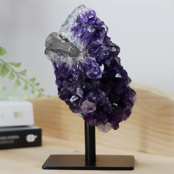 amethyst druze on stand