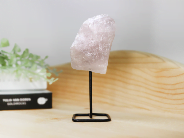 rose quartz on stand