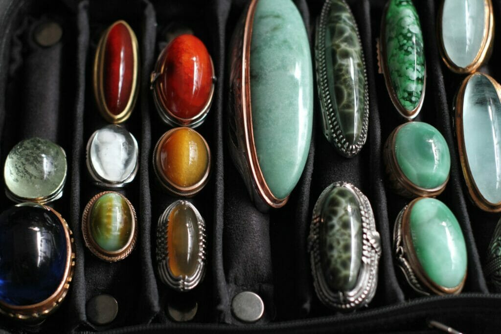 wear crystal jewellery to reconnect with the earth

